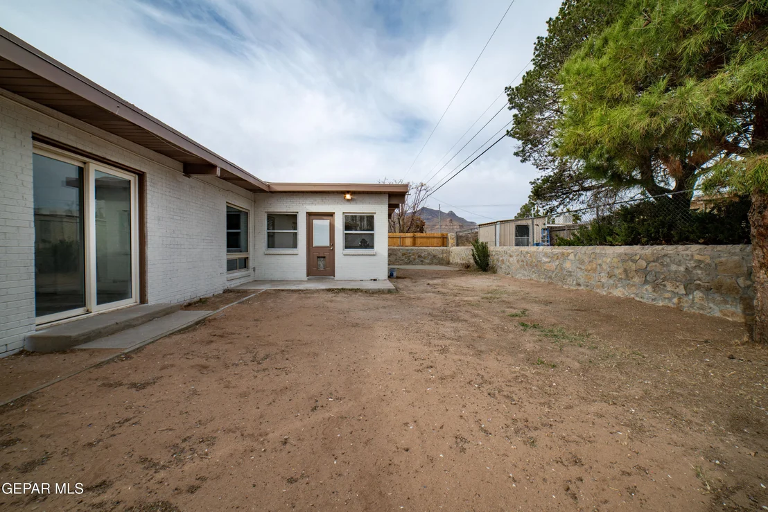 Photo of 5107 HARLAN Drive