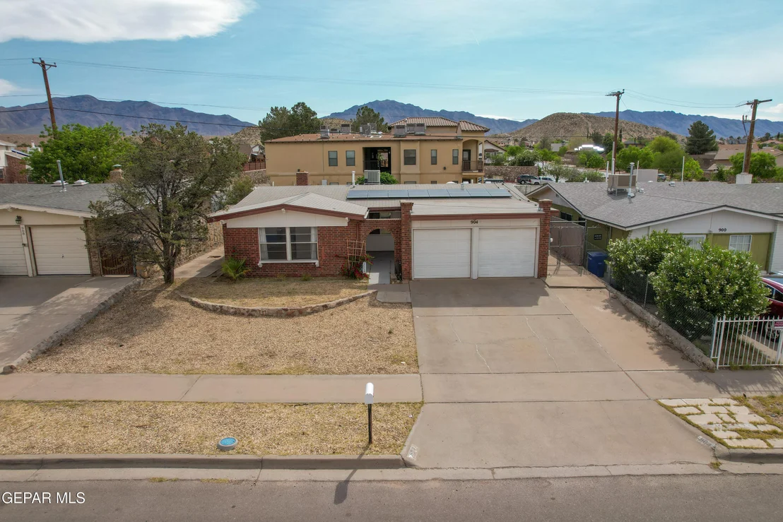 Photo of 904 Oneida Drive