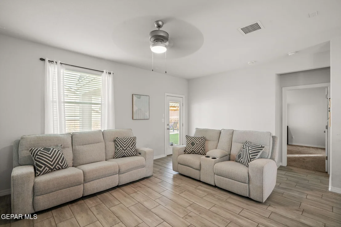 Photo of 5464 Stonehill Drive