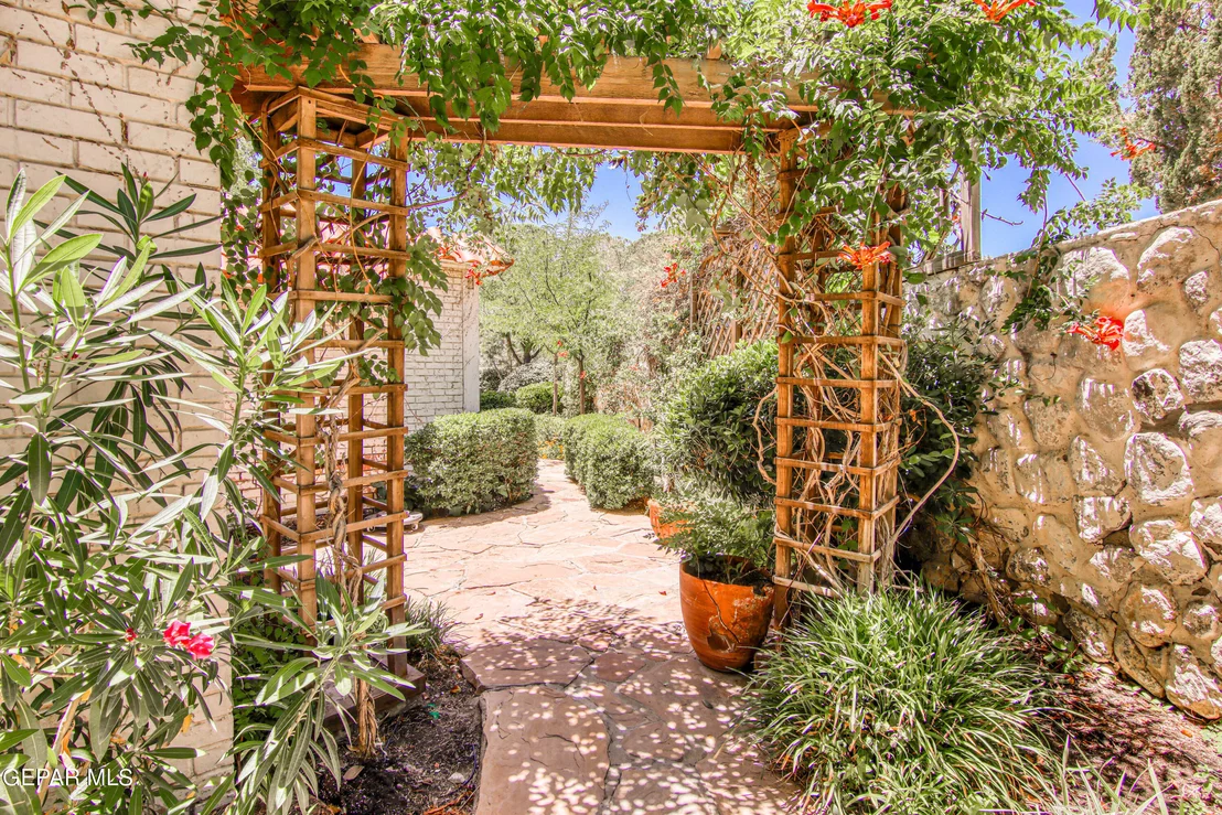 Photo of 6041 TORREY PINES Drive