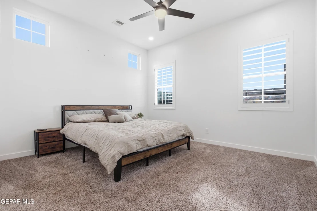 Photo of 889 Kirkby Way