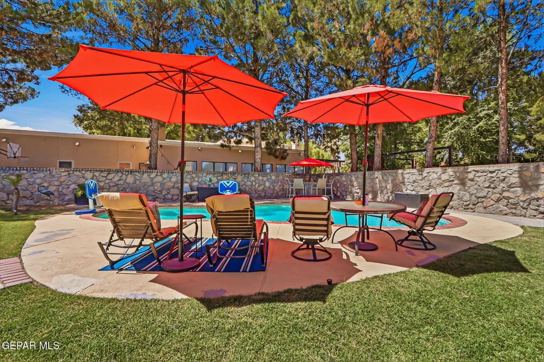 Photo of 716 Willow Glen Drive