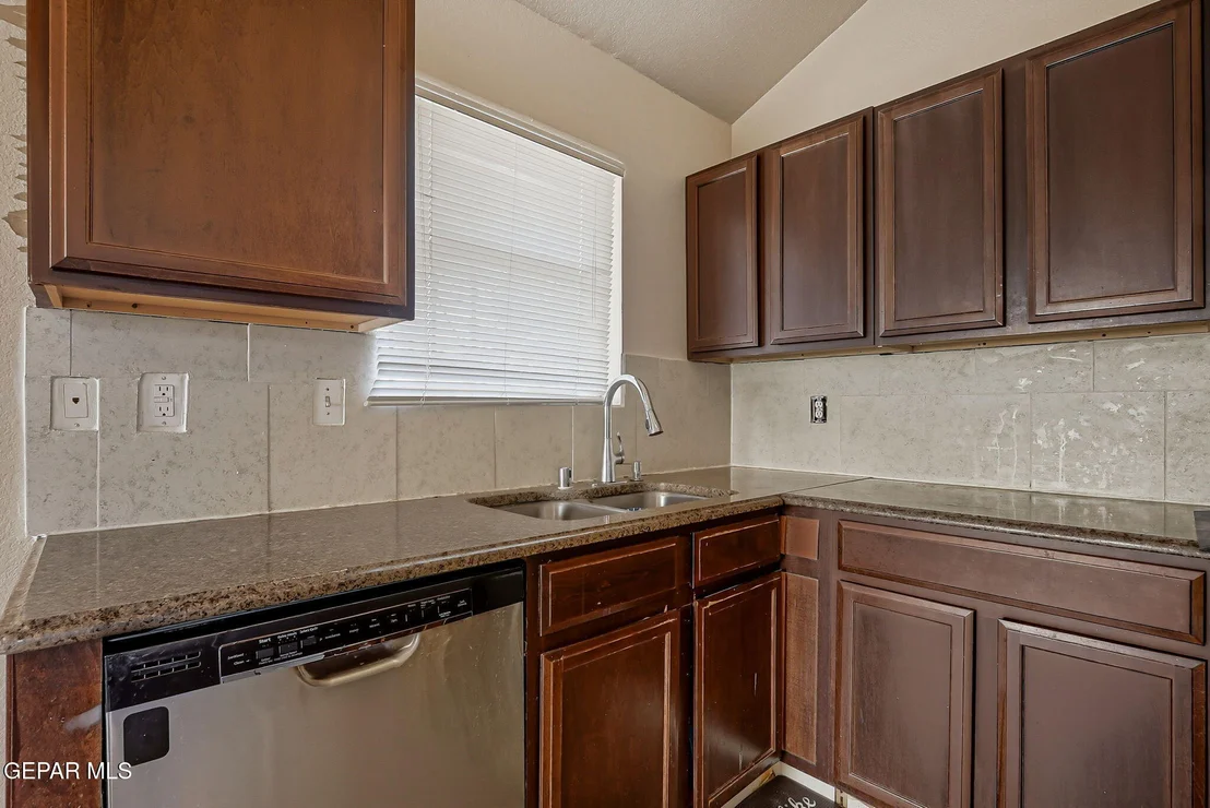 Photo of 15318 NORTHPORT Court