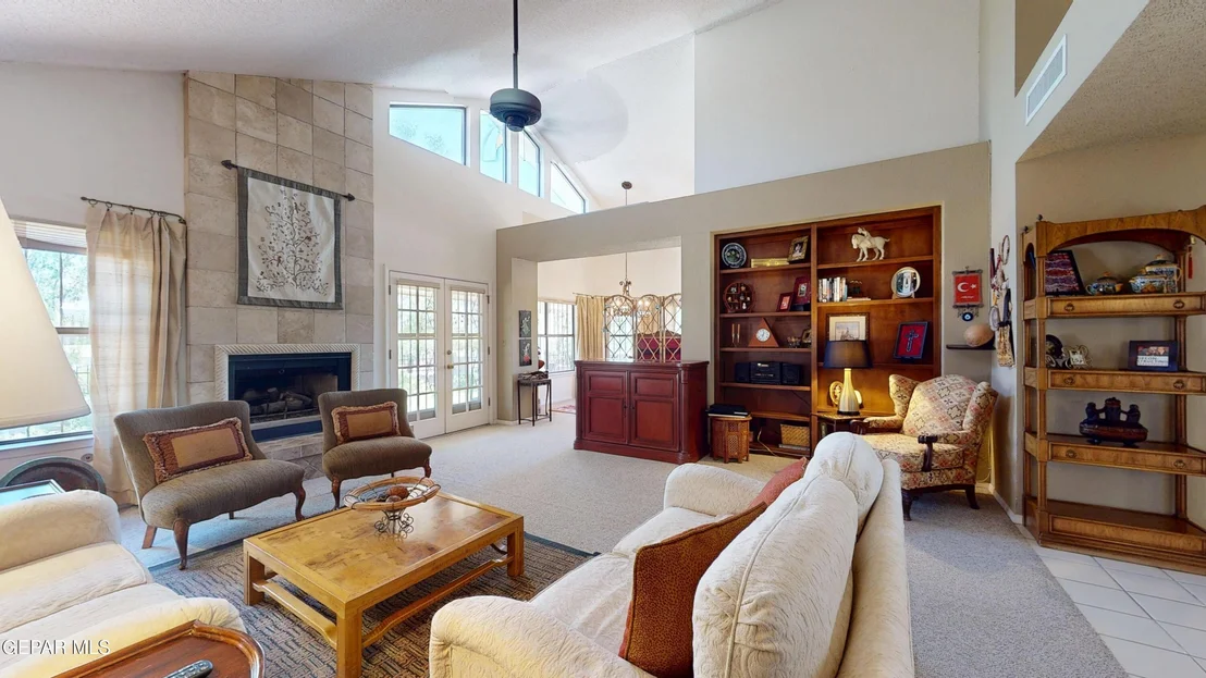 Photo of 724 CHELTENHAM Drive