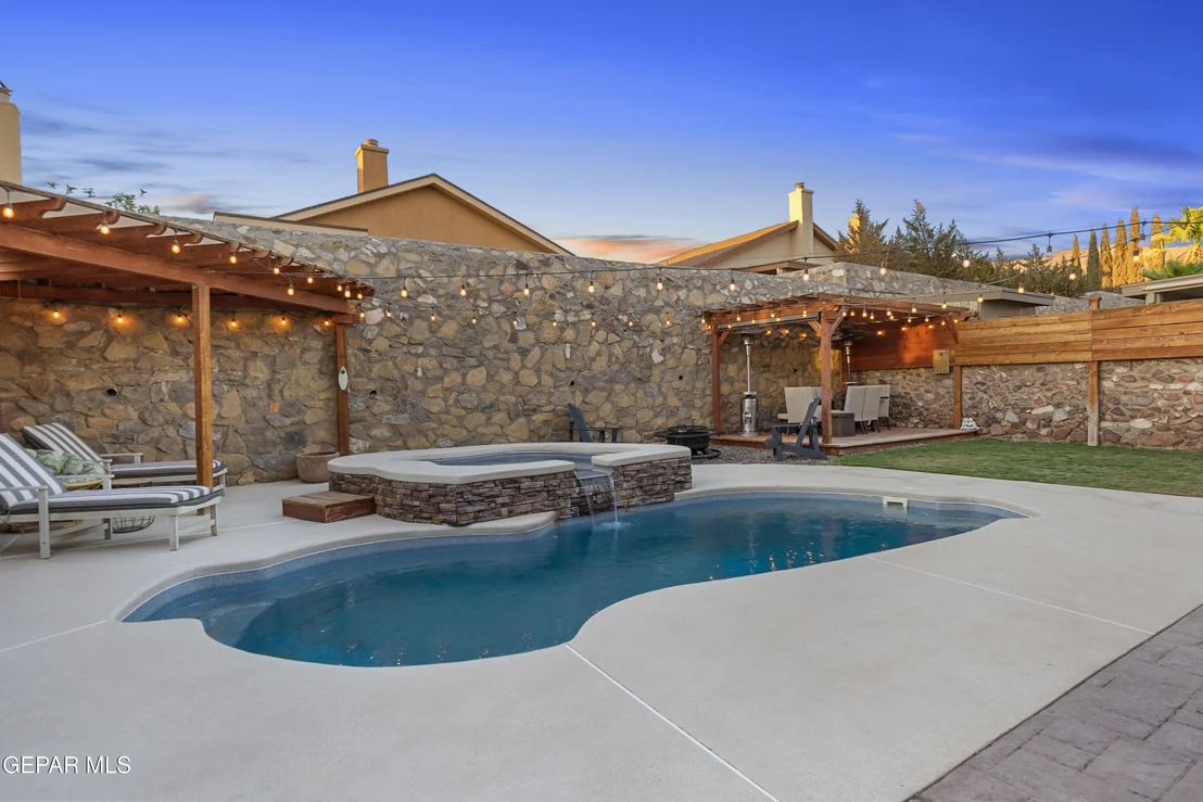 Photo of 6617 PARQUE DEL SOL Drive