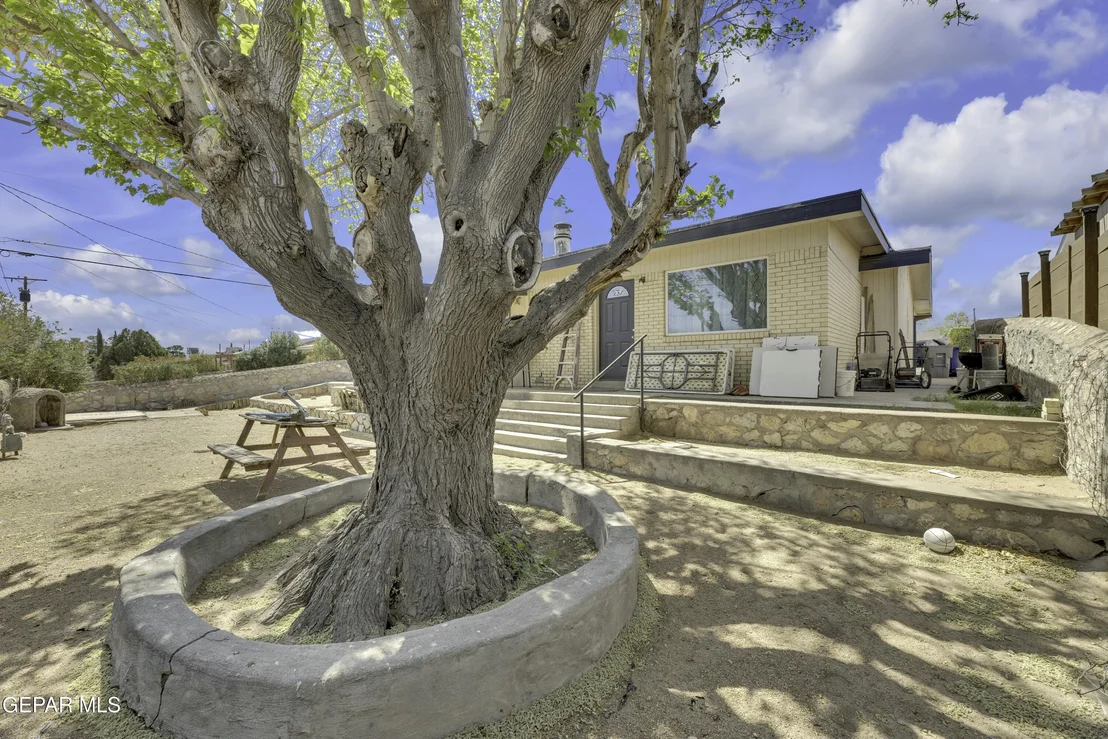Photo of 9601 Selkirk Drive