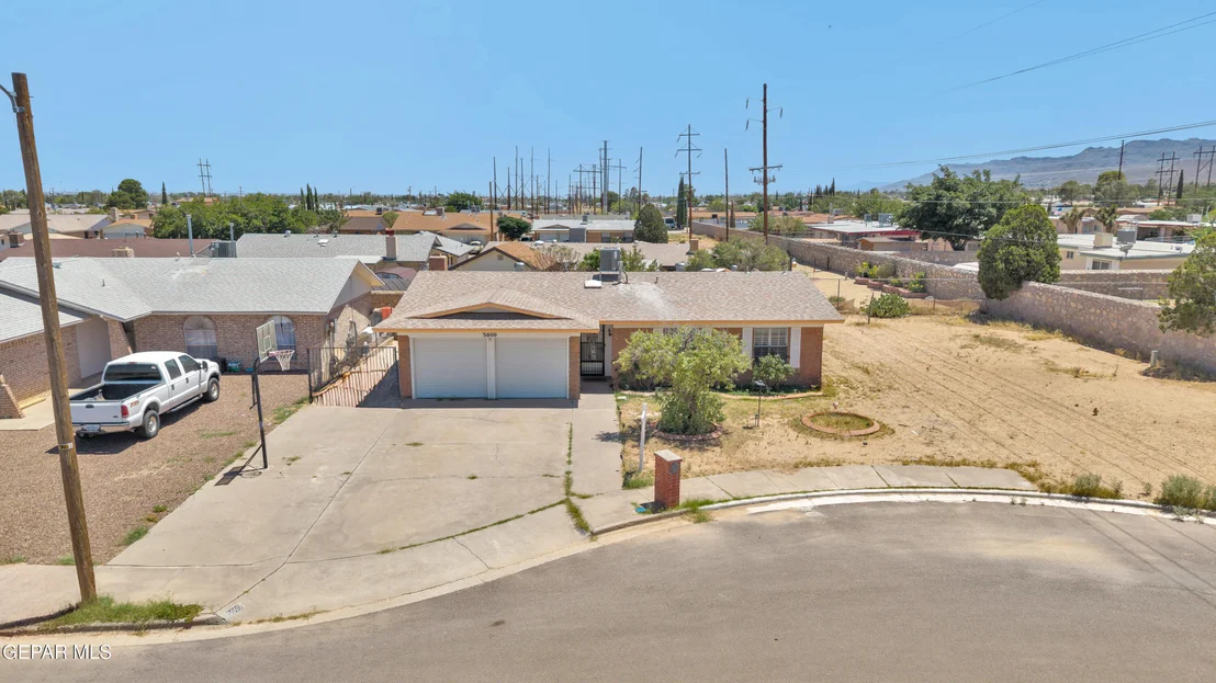 Photo of 5000 MCCORMICK Lane