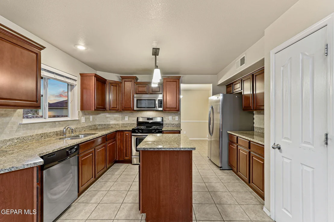Photo of 6628 Parque del Sol Drive