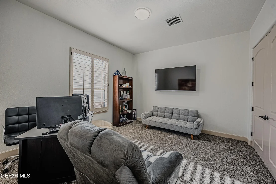 Photo of 6236 FRANKLIN HAWK Avenue