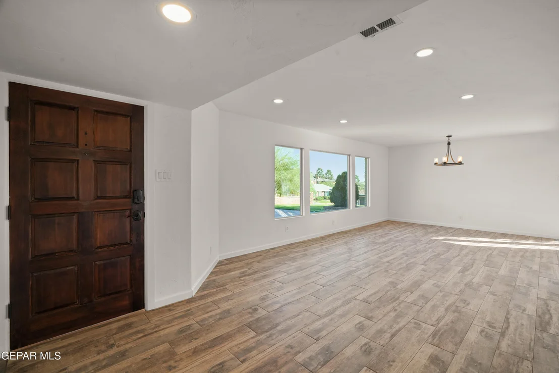 Photo of 4401 BUCKINGHAM Drive