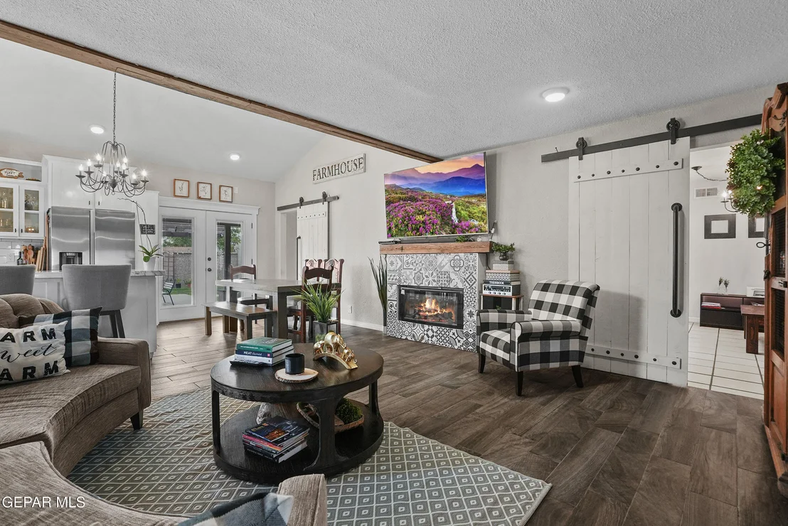 Photo of 731 PLAZER Place