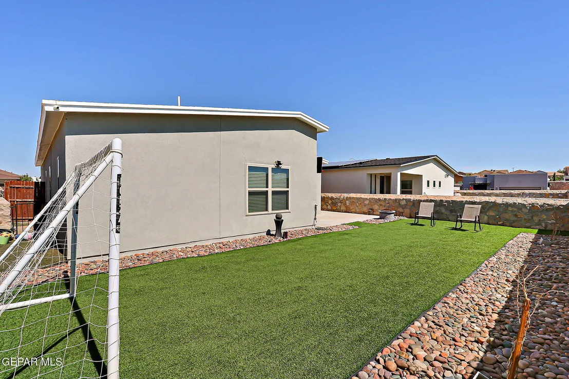 Photo of 424 STETSON Drive