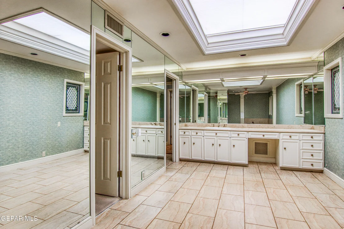 Photo of 6041 TORREY PINES Drive