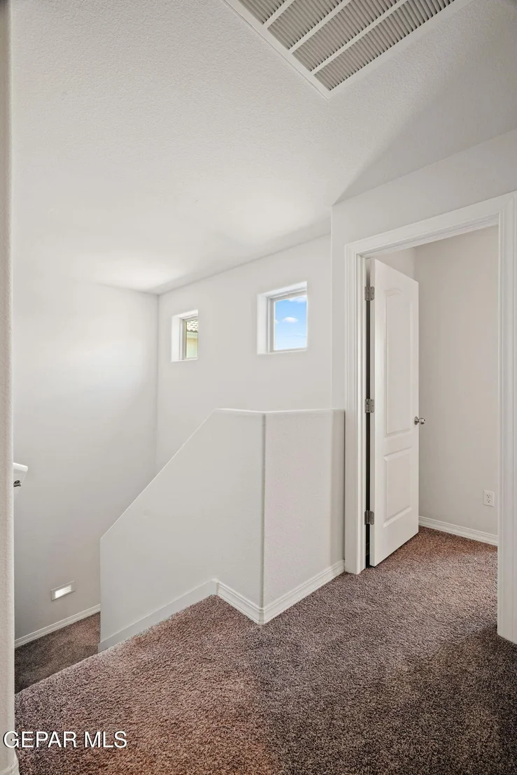 Photo of 913 Airship Place