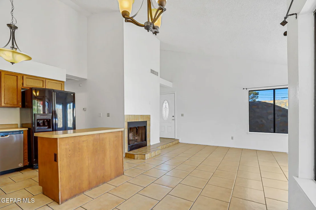 Photo of 10846 QUARTZ Street