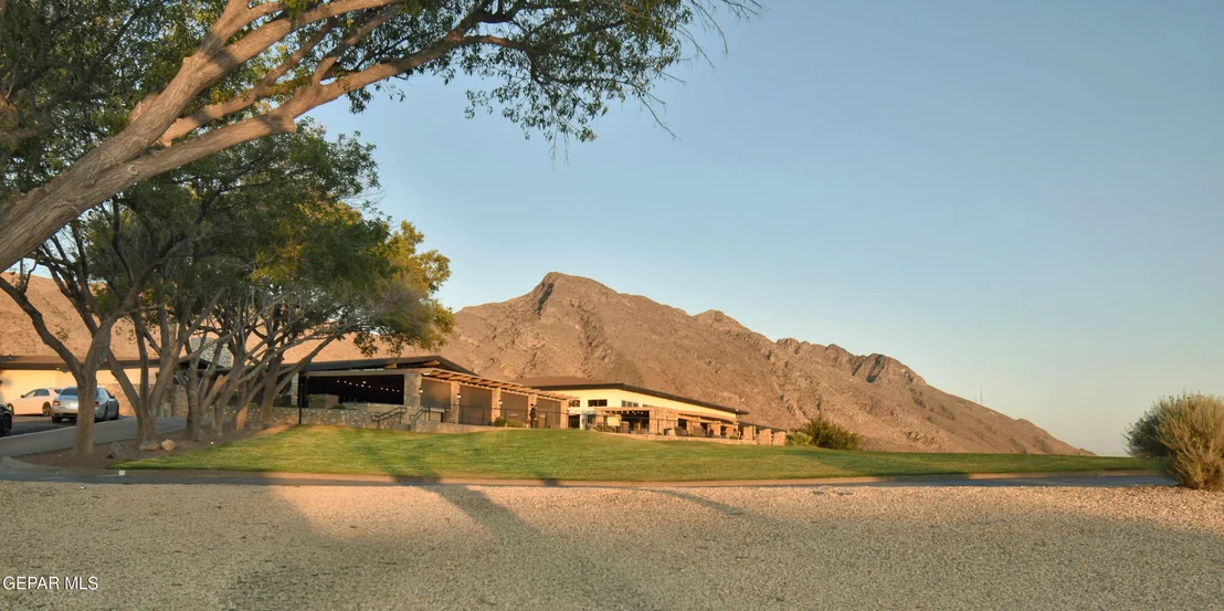 Photo of 849 River Oaks Drive