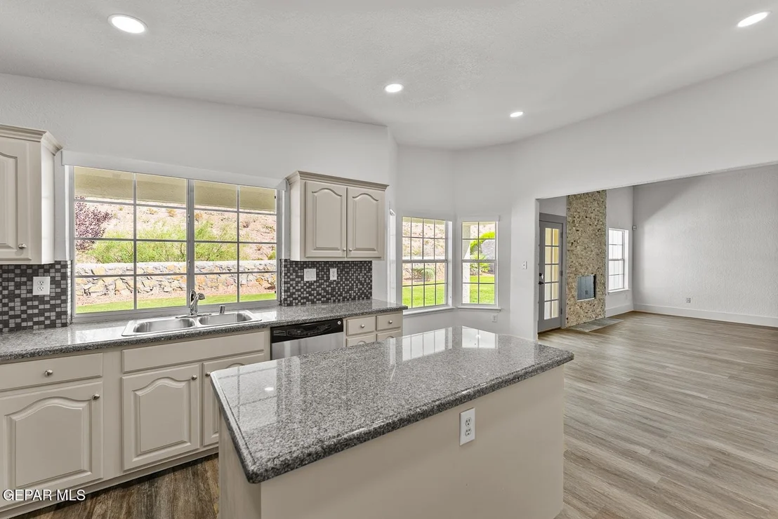 Photo of 6637 WIND RIDGE Drive