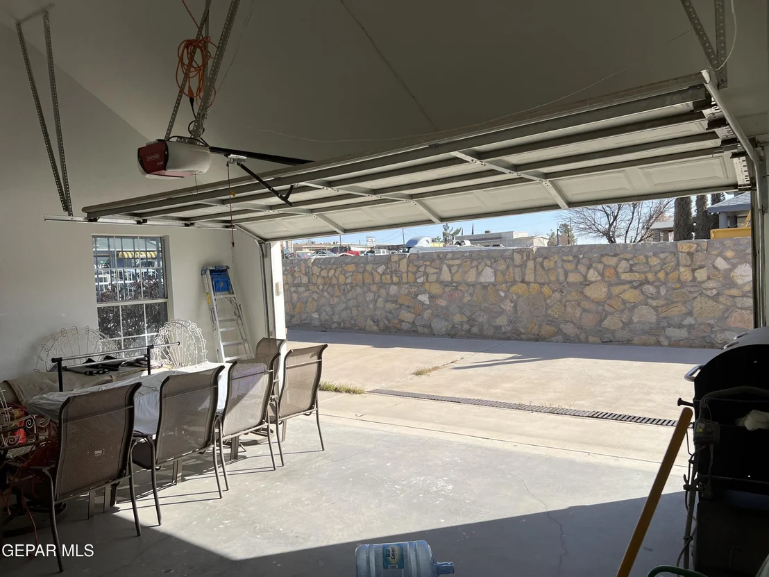 Photo of 225 PEYTON Road