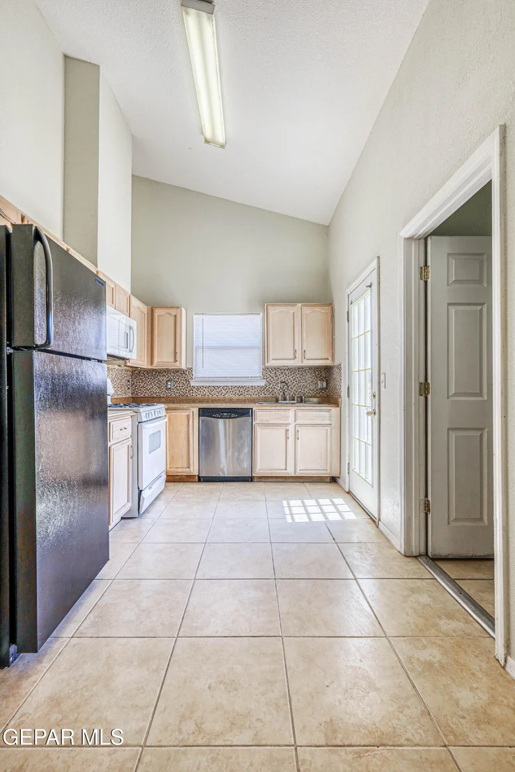 Photo of 665 Orchid Drive