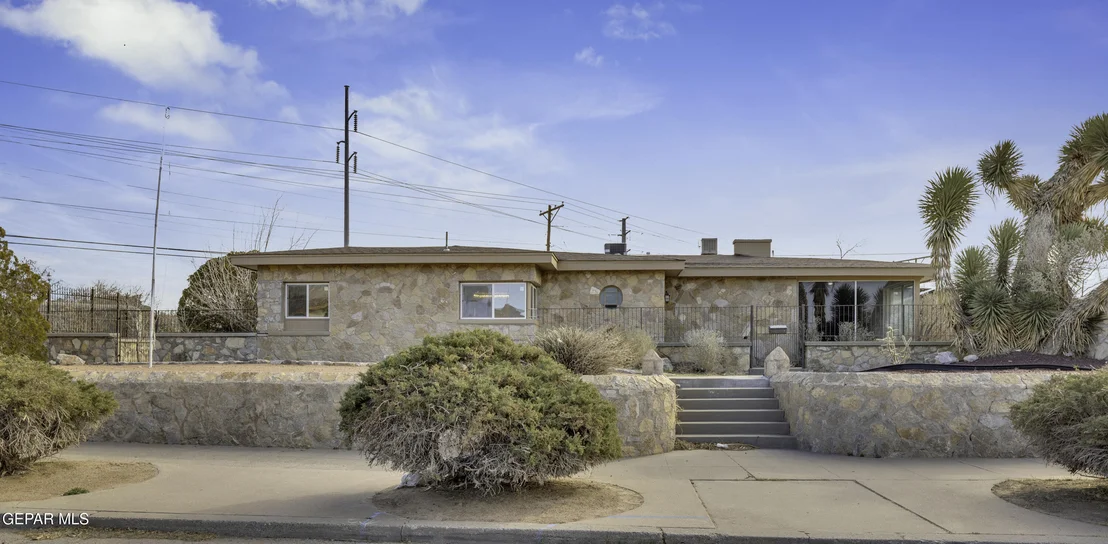 Photo of 2500 HAWLEY Circle