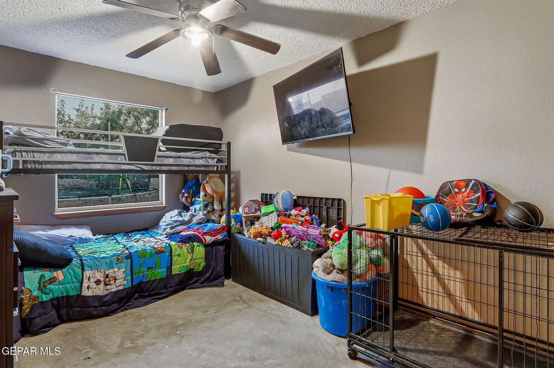 Photo of 11908 KINGS CREST Drive