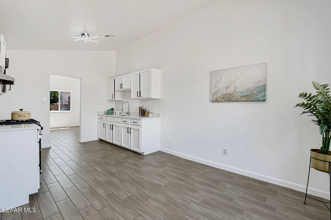 Photo of 9281 NOTTINGHAM Drive