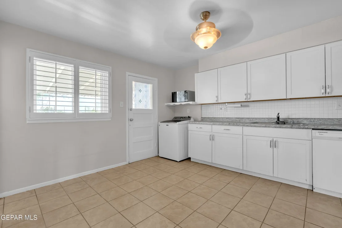 Photo of 321 CRESTMONT Drive