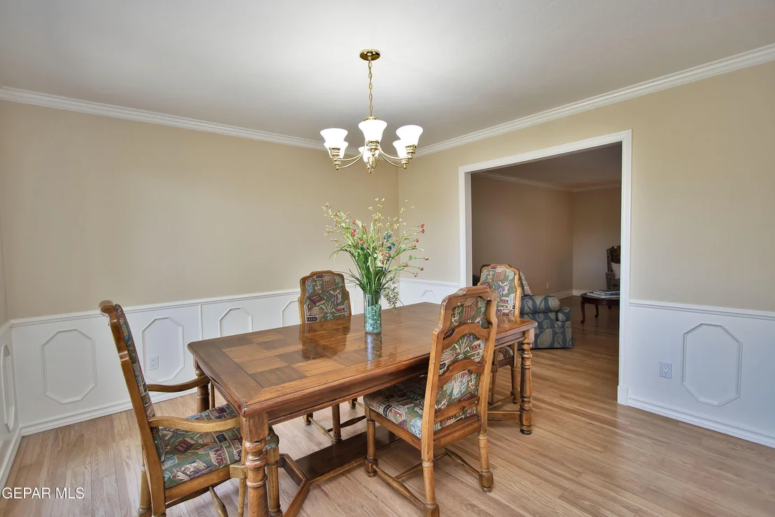 Photo of 517 Stonebluff Road