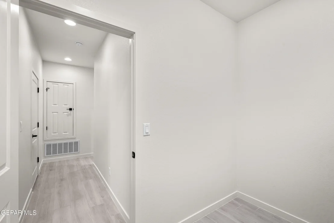 Photo of 13812 Summer View Avenue