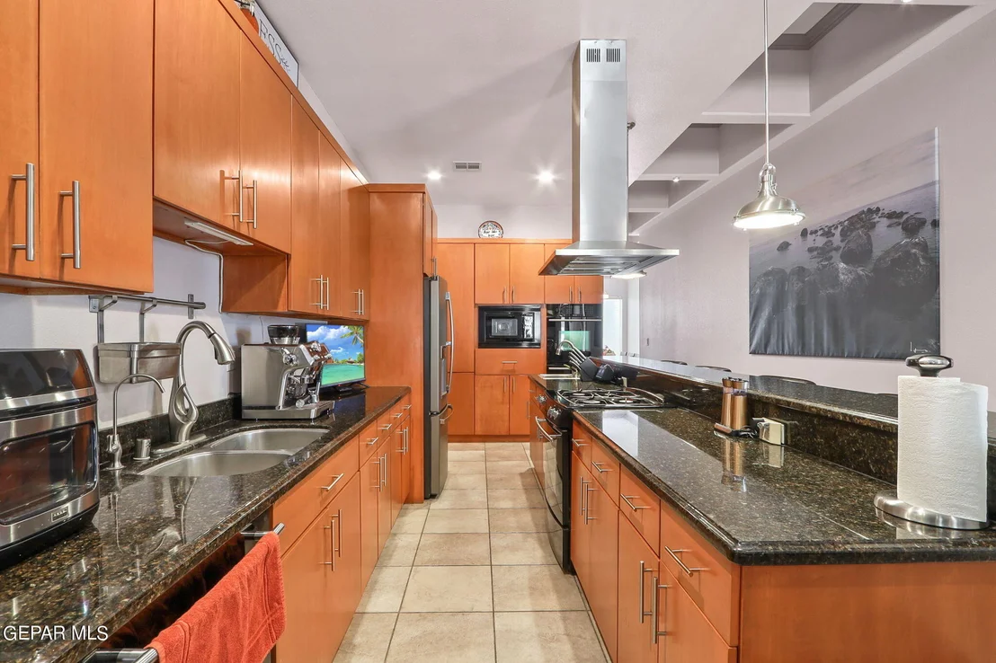 Photo of 6337 Franklin Bluff Dr Drive