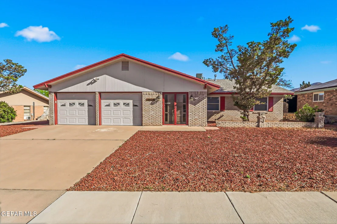 Photo of 6841 LA CADENA Drive