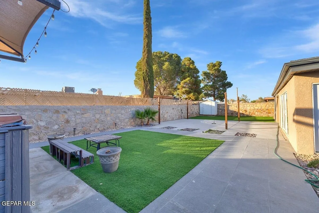 Photo of 3709 ROSLYN Drive