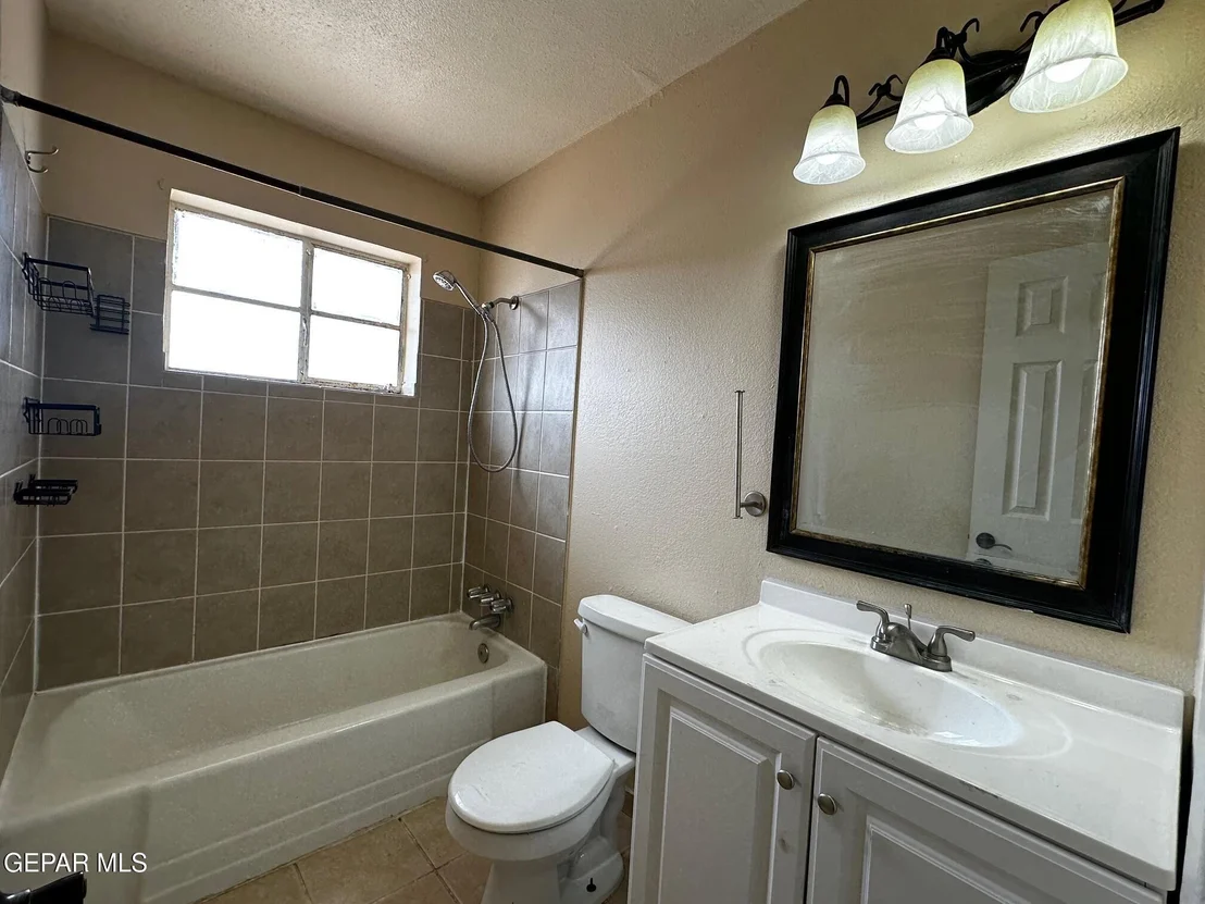 Photo of 8124 BURNHAM Road