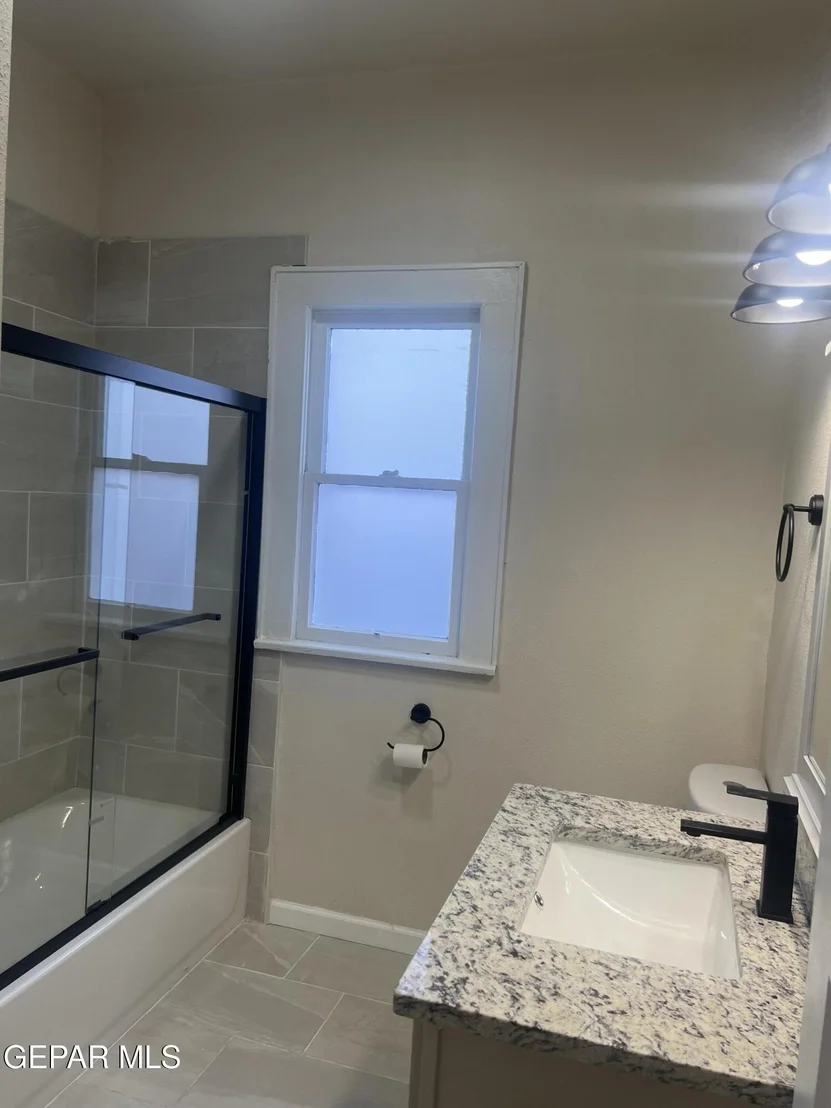 Photo of 507 E CLIFF Drive