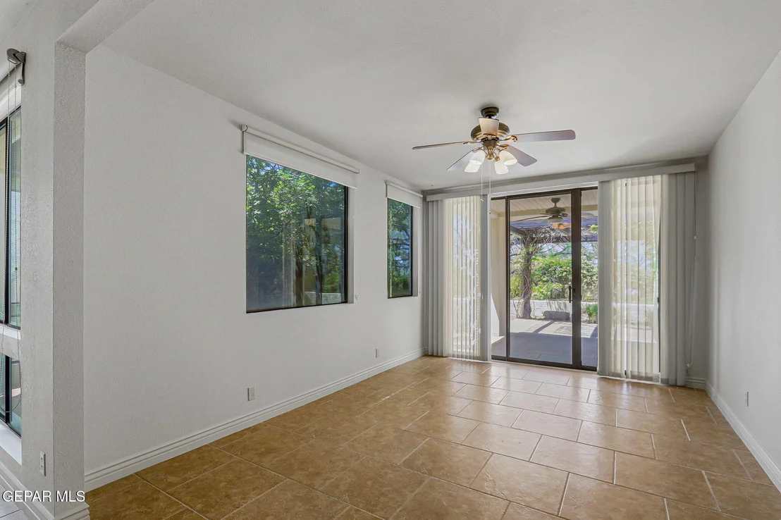 Photo of 1057 LOS JARDINES Circle