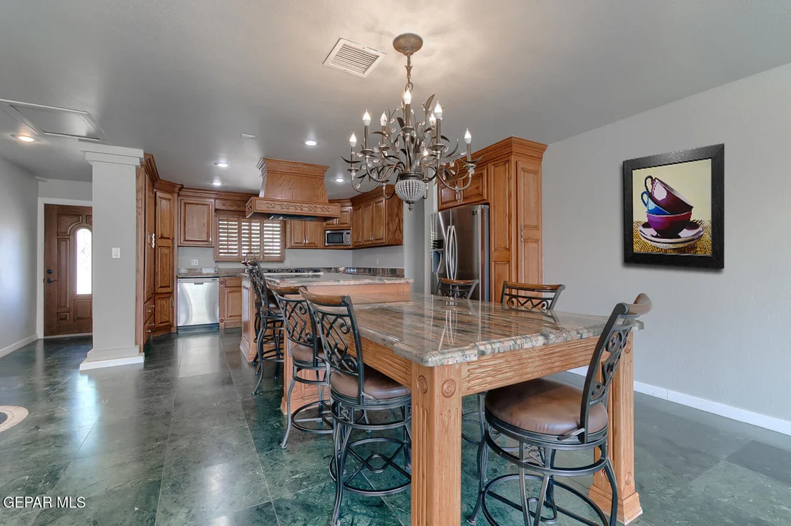 Photo of 5814 BEAUMONT Place