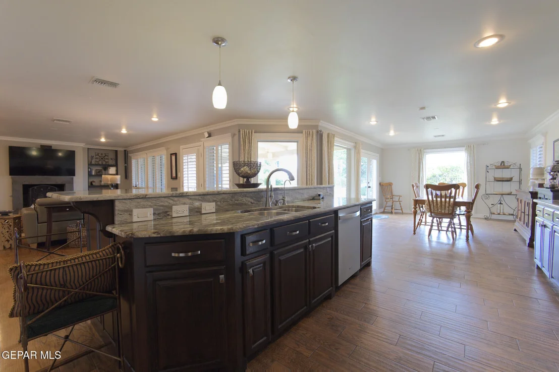 Photo of 417 INDIAN BLUFF Road