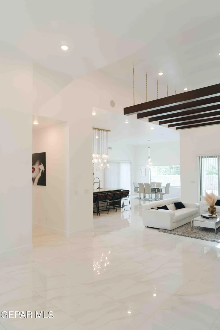 Photo of 653 BIR Circle