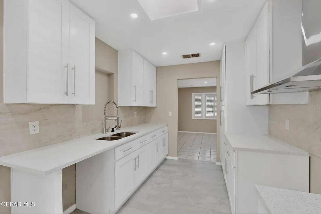 Photo of 1515 DENNIS Circle