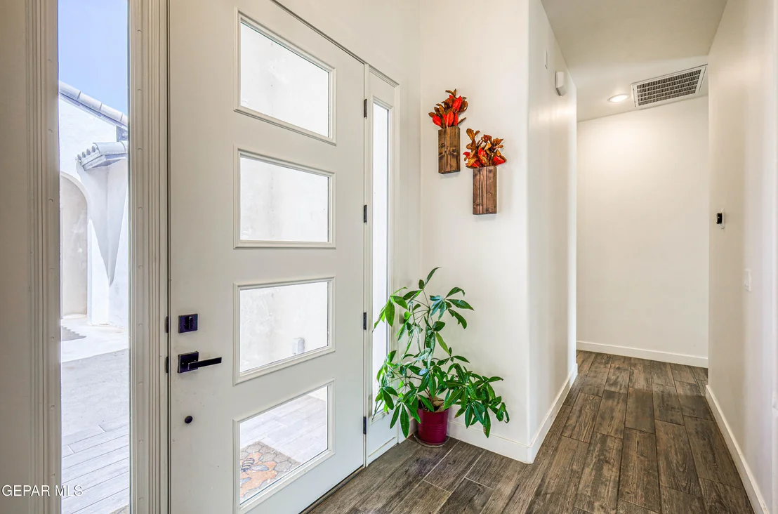 Photo of 5620 RIVER RUN Street