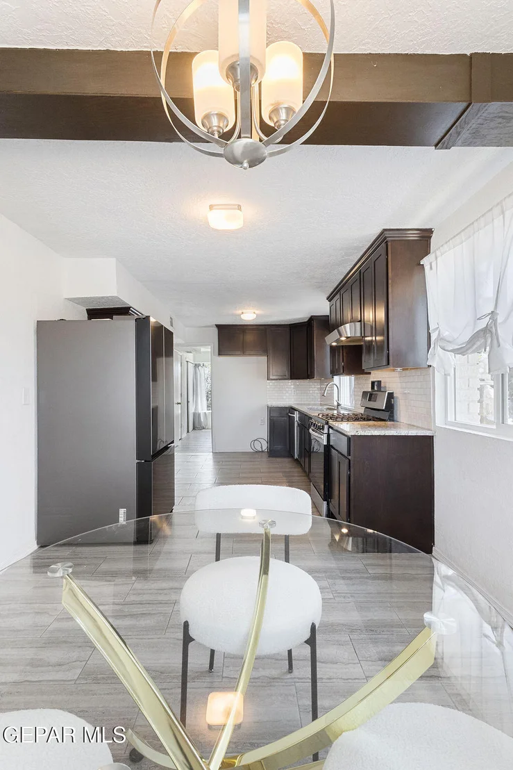 Photo of 2736 HAWICK Road