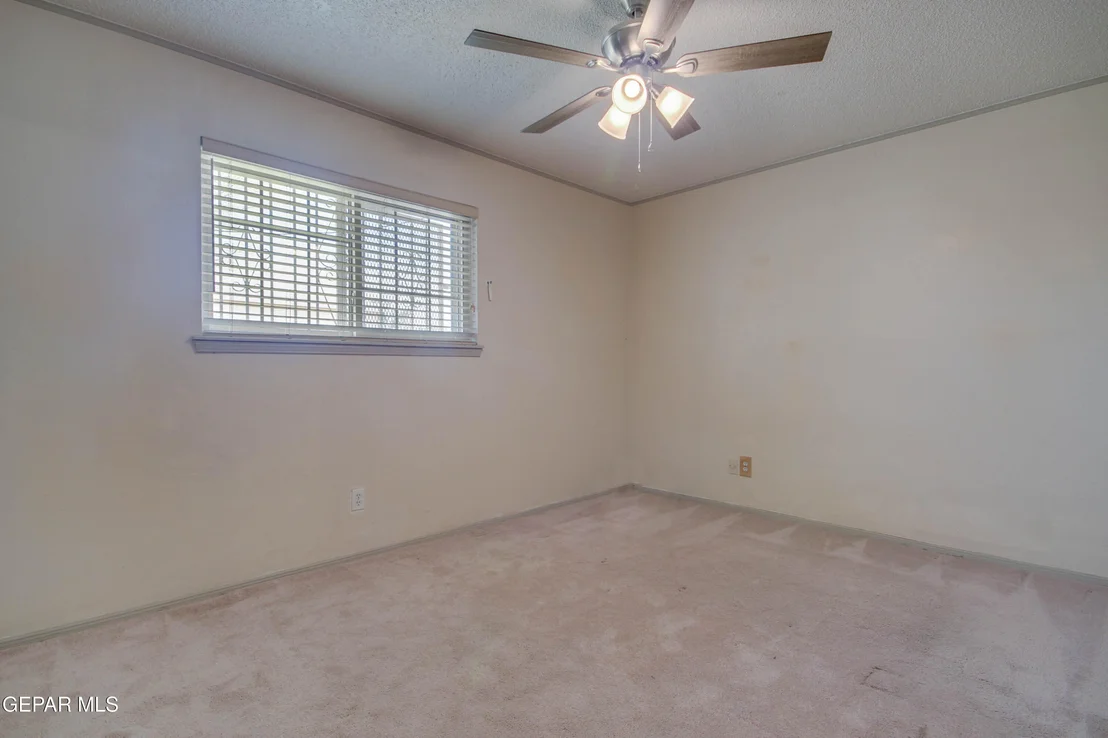 Photo of 5649 LONGVIEW Circle
