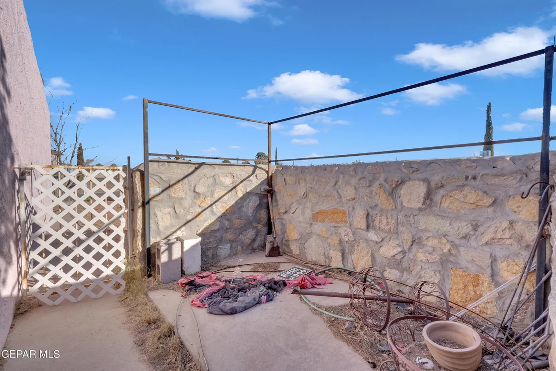 Photo of 2901 EADS Place