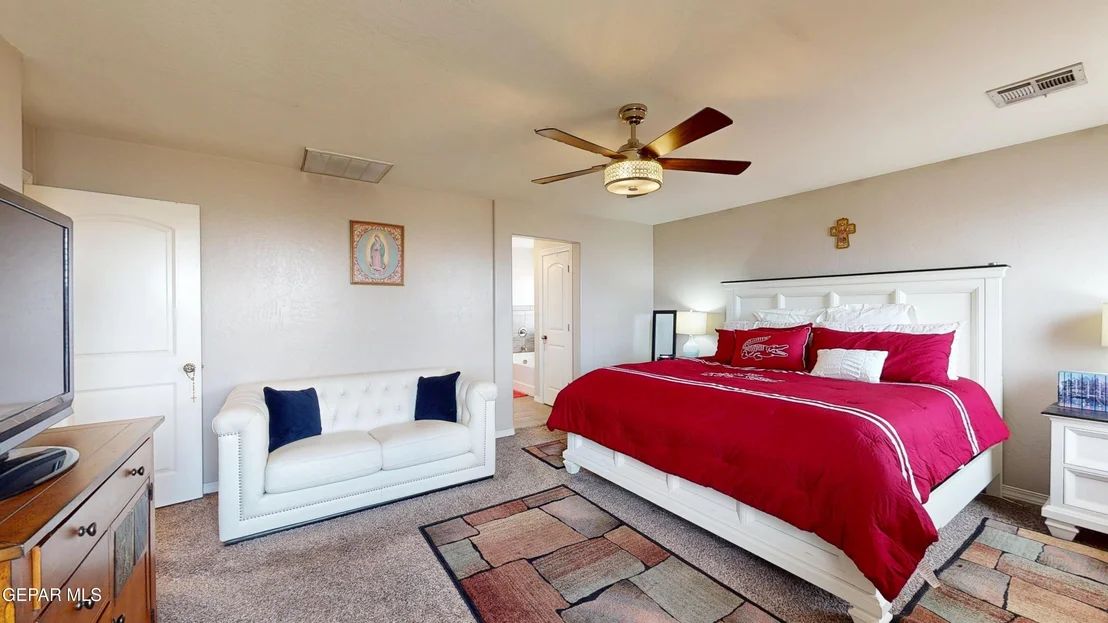 Photo of 129 N Manzanita Drive