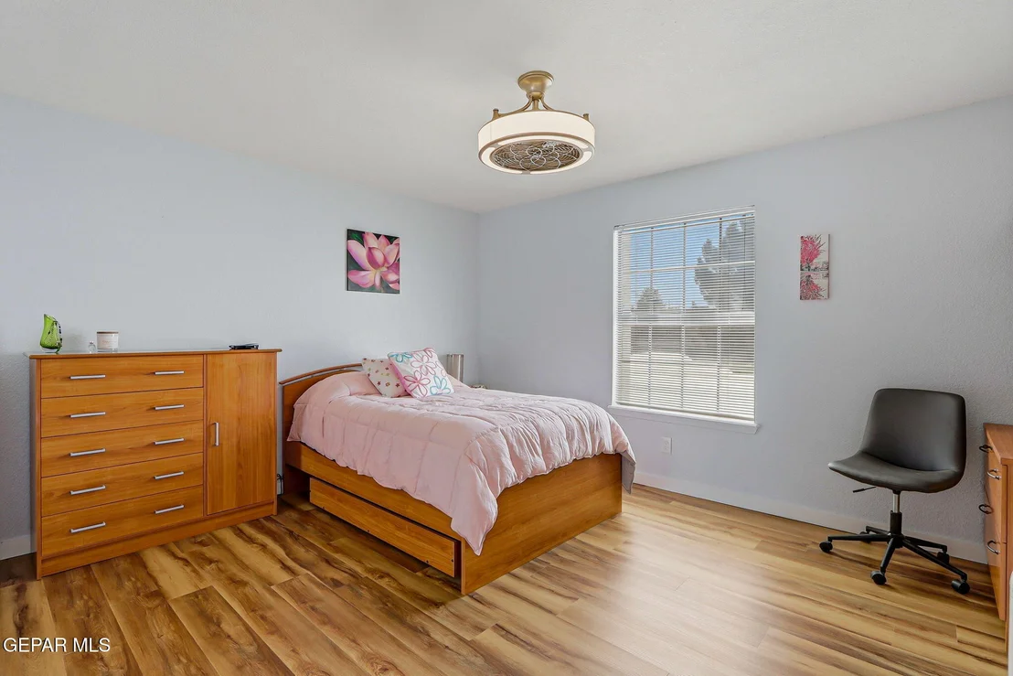 Photo of 605 MOONDALE Drive