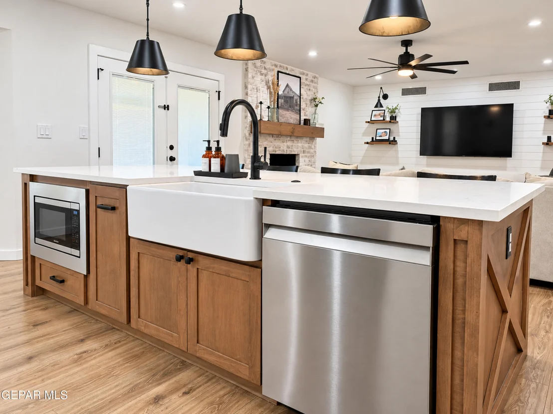 Photo of 10605 CAUSEWAY Drive
