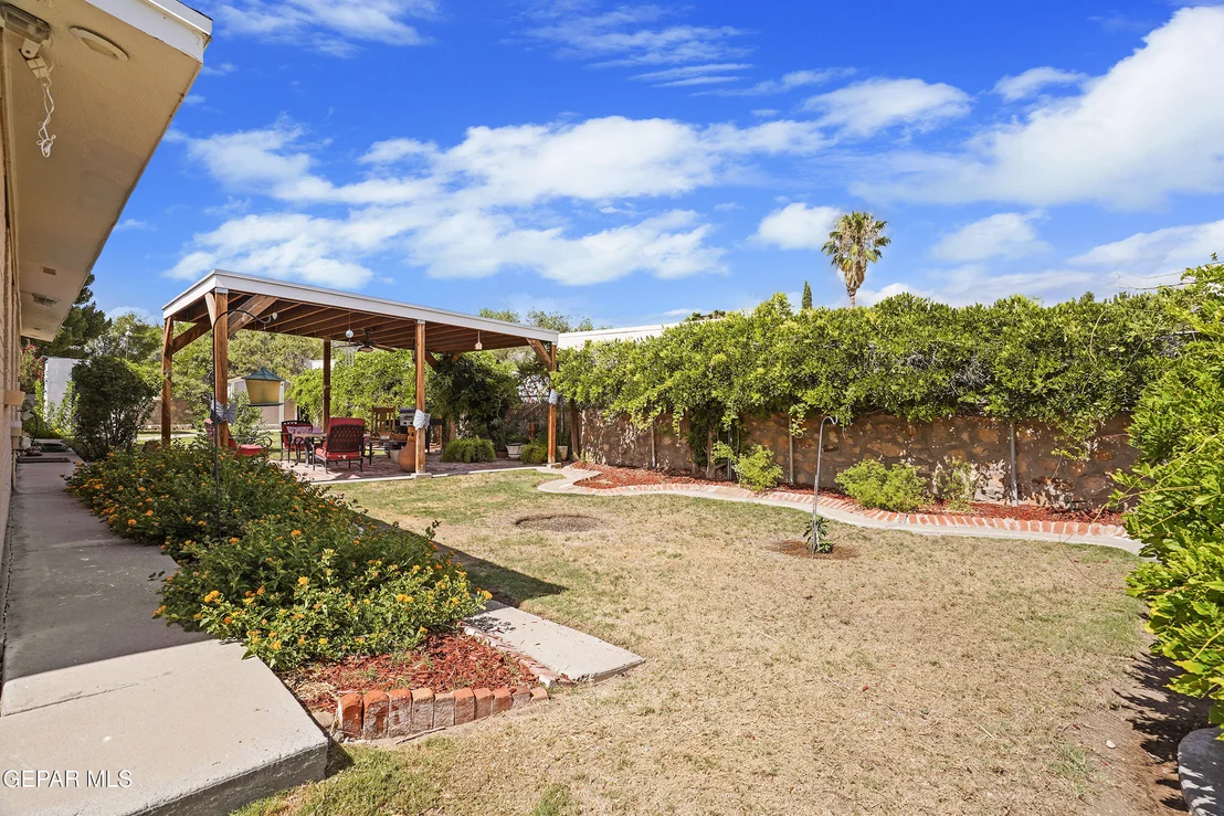 Photo of 207 SERRANIA Drive