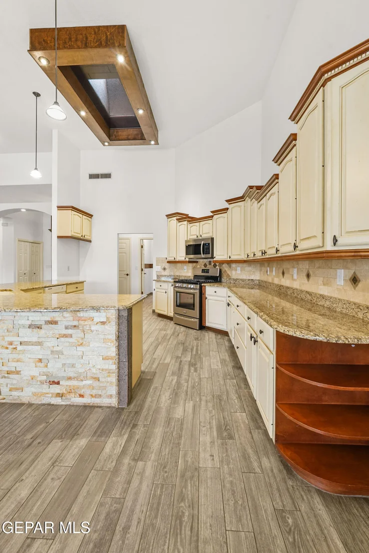Photo of 651 Simon Court