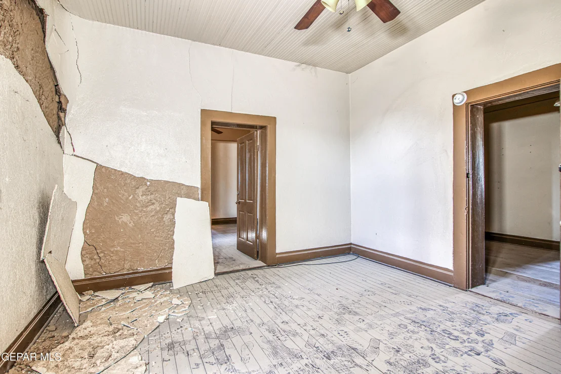 Photo of 10409 Alameda Avenue