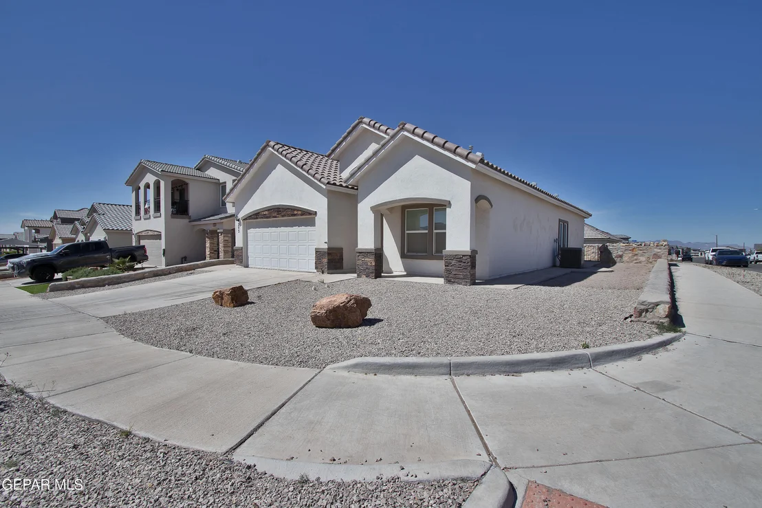 Photo of 285 PENBRIDGE Place